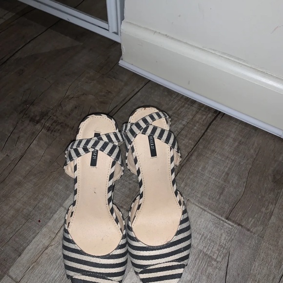 Beautiful - Picture 5 of 12